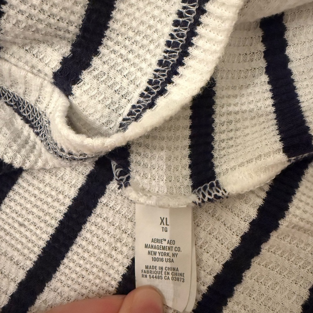 EUC Aerie Essential Henley Layering Long Sleeve Striped T-Shirt Size XL - Picture 4 of 4